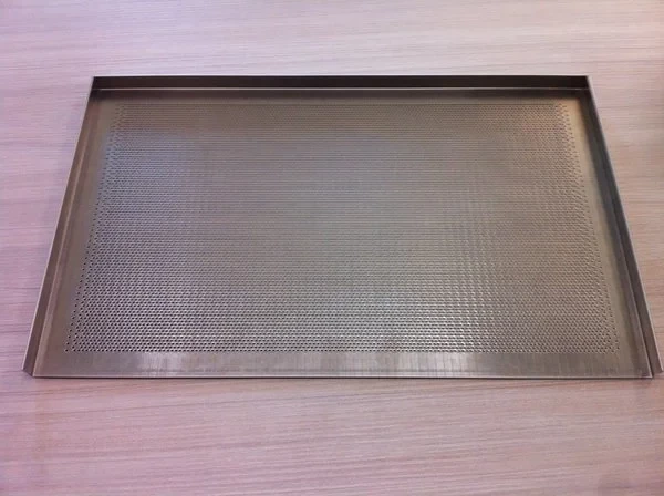 M.C.E. Meccanica Srl Противень алюм., перфорир., б/покр. 530х325 мм д/расст. камеры в Москве