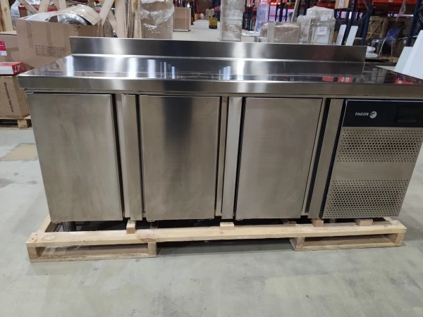 S01_FAGOR IND, S. COOP. Стол холодильный серии ACP-3G в Москве